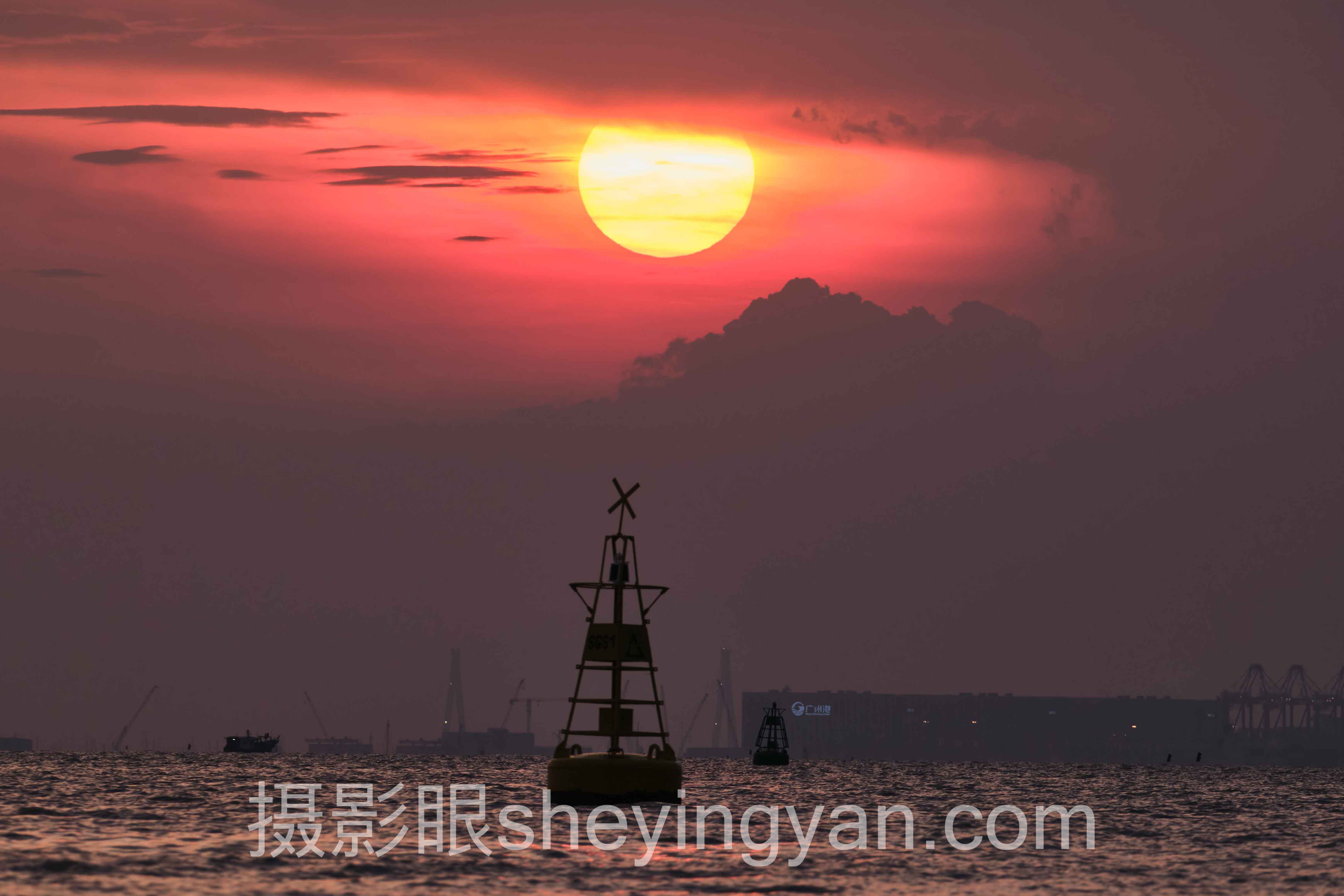 2024年摄影眼与123RF对比数据报告:照片点评平台价值趋势
